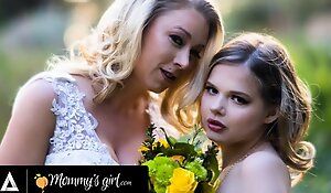 MOMMY'S GIRL - Bridesmaid Katie Morgan Bangs Abiding Her Stepdaughter Coco Lovelock Before Her Wedding