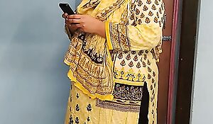 35 Year Age-old (Ayesha Bhabhi) bakaya paisa lene aye the, paise ke badle padose se kiya Choda Chudi, Hindi Audio - Pakistan