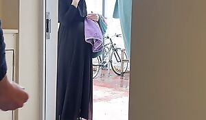 SCARED BUT CURIOUS! Muslim pregnant neighbour in niqab putrefacient me jerking off and asked me to let her touch my uncut dick