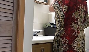 Punjabi stepmother fucked with big cock before she goes close to work
