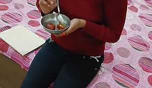20 yers elderly Indian Desi girlfriend pussy Fucking on clear Hindi audio