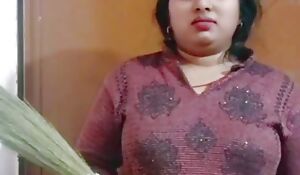 Desi Indian maid seduced when there was no wife at home Indian desi lovemaking video