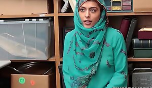 Audrey royal busted stealing wearing a hijab & fucked for castigation