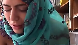 pakistani girlfriend rubina fucked hard by the brush boyfriend