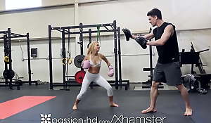 PASSION-HD Gym Old bag Lilly Ford Gets Unexpected Workout