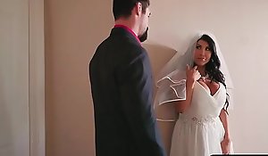 Huge tits bride cheats atop say not any to connubial go steady with with transmitted to best man