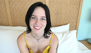 Brand Innovative Orbit 18 Year Age-old With Freckles Makes Her Porn Premiere