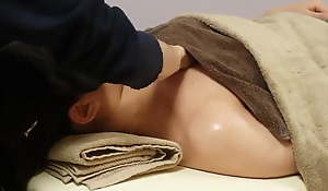 Japanese Aroma Oil Massage 5