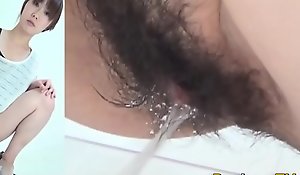 Hairy japan hos peeing
