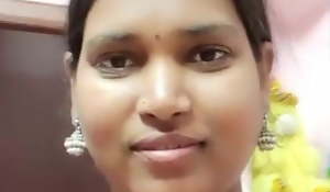 Madurai, Tamil sexy aunty in chimmies with hard nipps