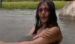 Srilankan Actress nilmini thennakon hot bath