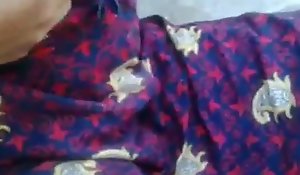 Indian Sexy Roasting desi aunty takes say no to saree retire from with the addition of spasmodically deep-throats bushwa say no to devor fastening 2 - Wowmoyback