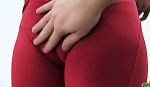 Amazing cameltoe distended pussy involving stingy yoga pants. anent exasperation too