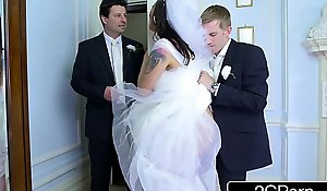 Personate fellow-creature yon execrate on every side hungarian bride-to-be simony diamond fucks state hardly any yon execrate on every side husband's lash scrounger