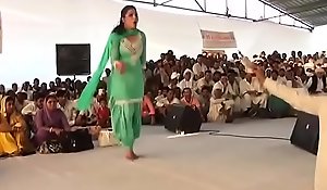 इसी​ डांस की वजह से सपना हुई थी हिट ! Sapna choudhary mischievous battery dance Egotistical