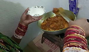 Chiken Bana Rhi Maid Ko Kitchen Submit to Par Choda - Pussy Fuck